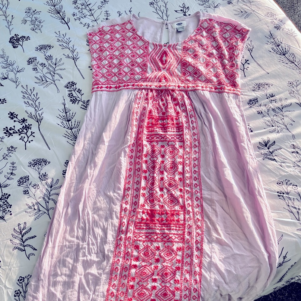 This is a cute old navy kids dress (fits like a small)